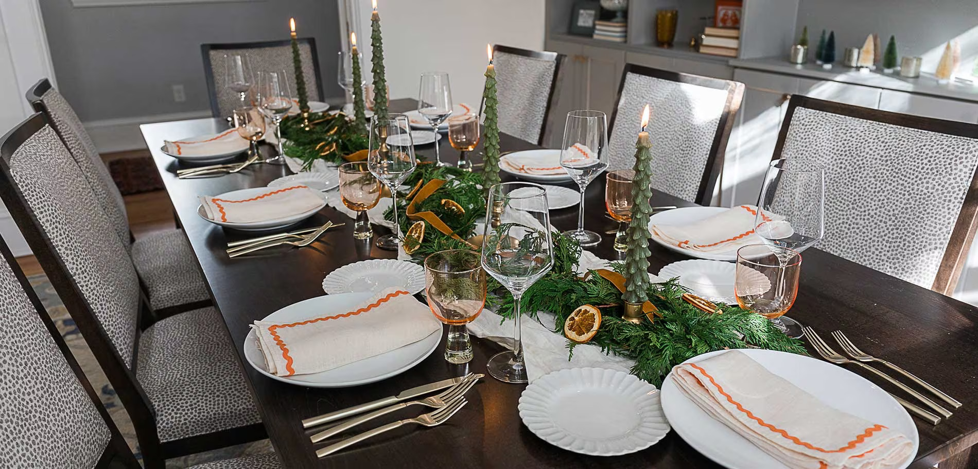 25 Elegant Christmas Table Decorating Ideas For A Festive Holiday